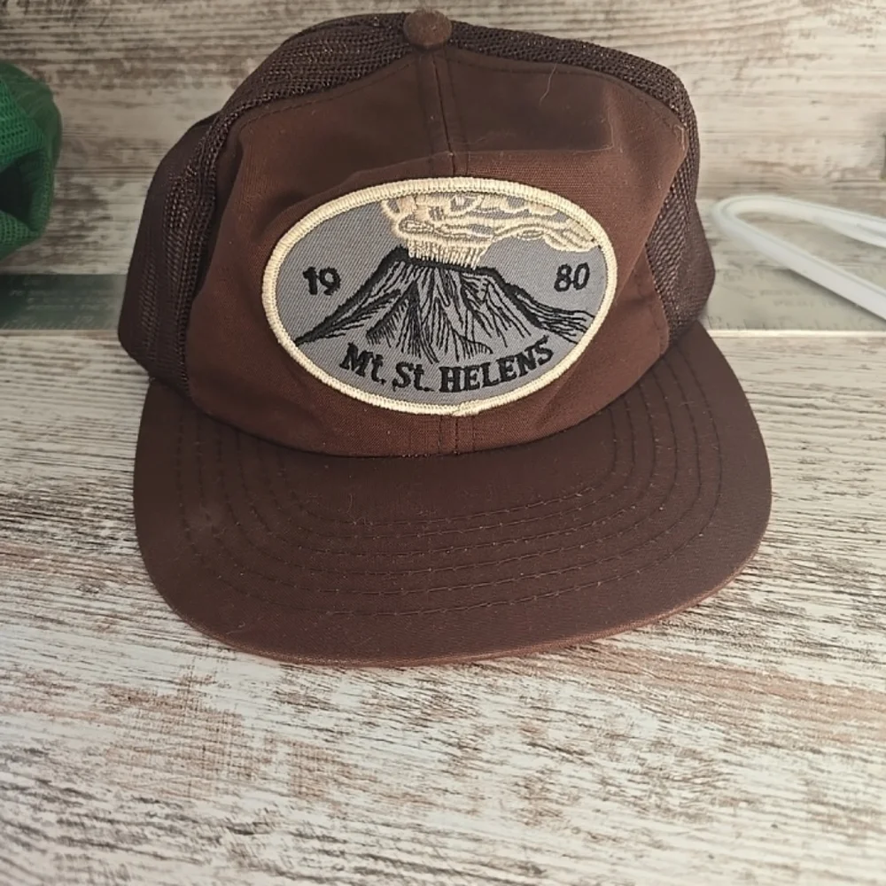 1980 Vintage Mt. St. Helens Brown Trucker Cap Snap Back - Picture 1 of 9